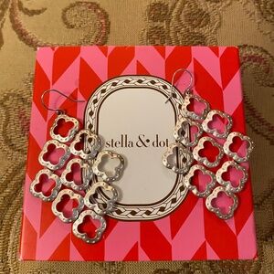 STELLA & DOT 14KT W/G EAR WIRES ADDED CLOVER CHANDELIER PLATED EARRINGS